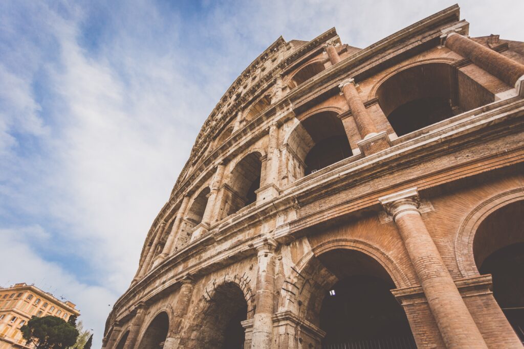 Do I Need To Book Tickets In Advance For Attractions Like The Colosseum Or The Uffizi Gallery?