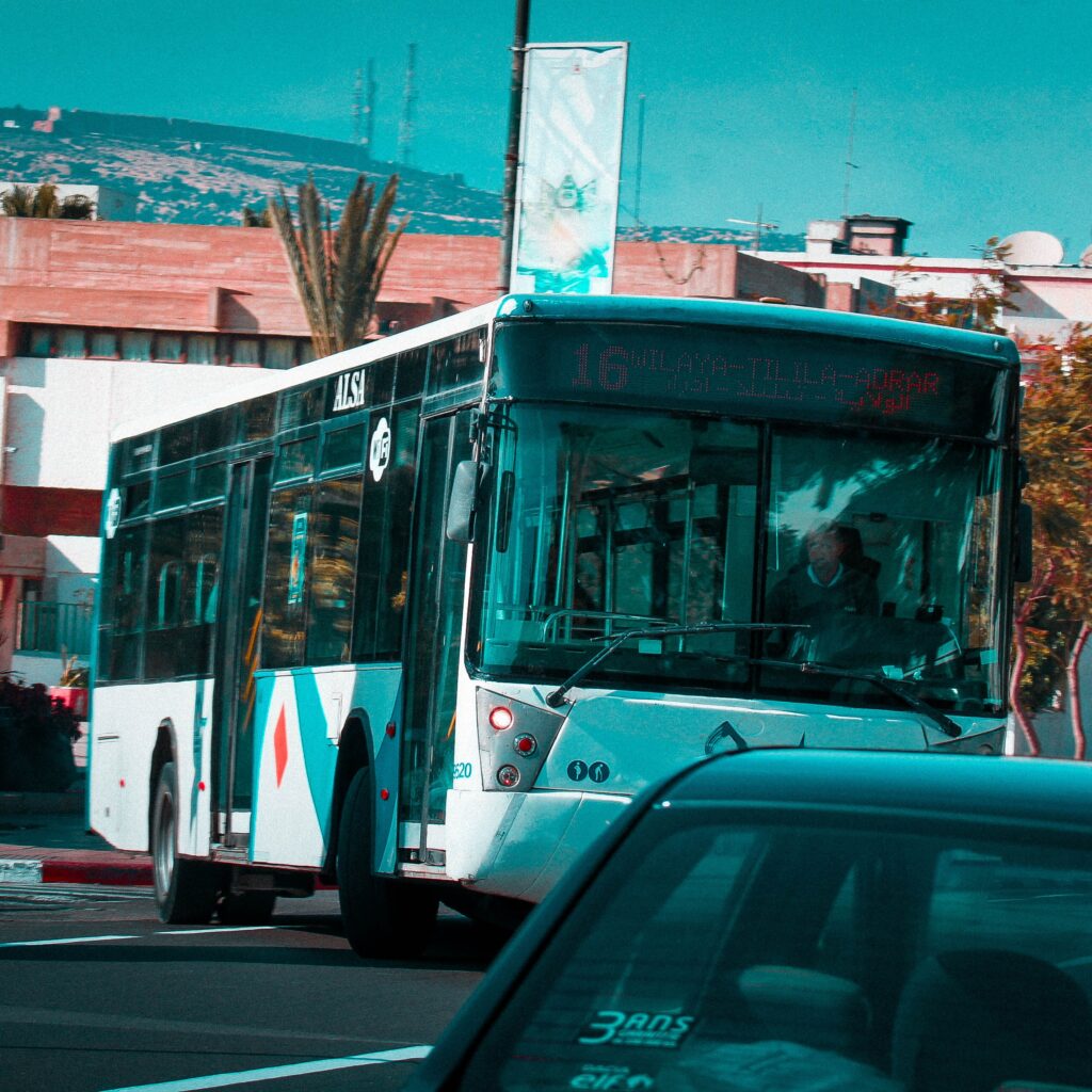 How Do I Use Public Transportation In Major Hawaiian Cities?